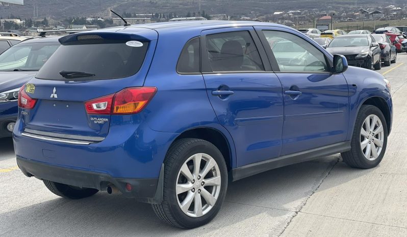 
								Mitsubishi Outlander Sport full									