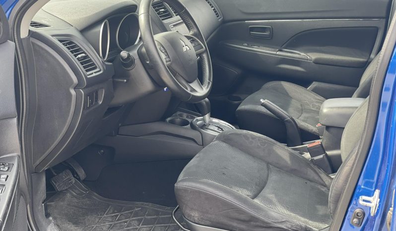 
								Mitsubishi Outlander Sport full									