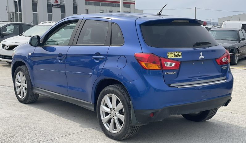 
								Mitsubishi Outlander Sport full									
