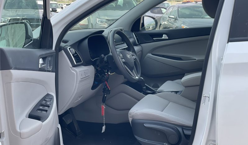 
								Hyundai Tucson full									
