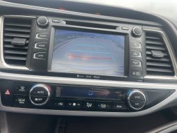 
										Toyota highlandeer full									