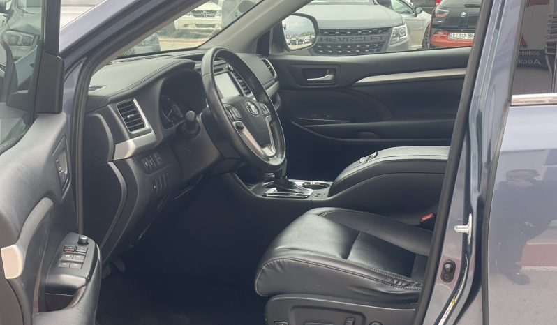 
								Toyota highlandeer full									