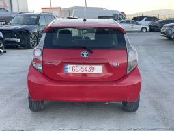 
										Toyota Prius C full									
