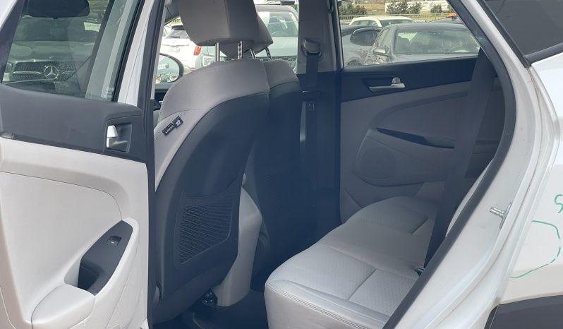 
								Hyundai Tucson full									
