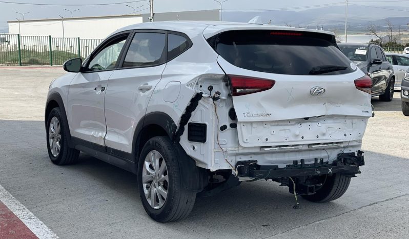 
								Hyundai Tucson full									