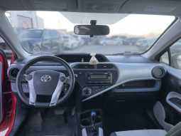 
										Toyota Prius C full									