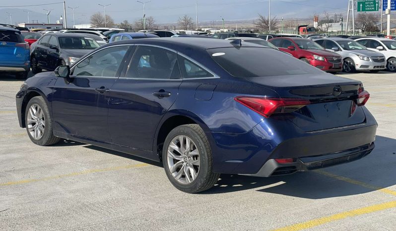 
								Toyota Avalon full									