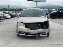 
										Chrysler Town and country full									
