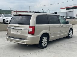 
										Chrysler Town and country full									