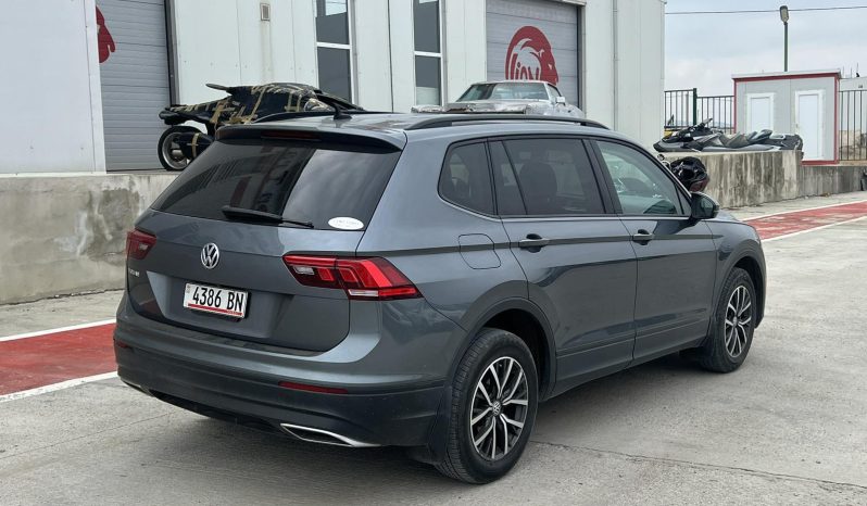 
								Volkswagen Tiguan full									