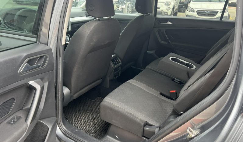 
								Volkswagen Tiguan full									