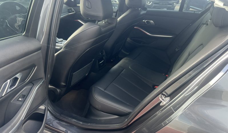 
								BMW 33O full									