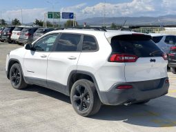 
										JEEP CHEROKEE full									