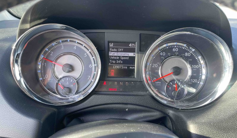 
								Chrysler Town and country full									