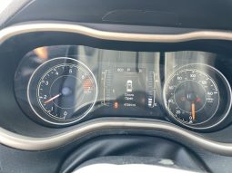 
										JEEP CHEROKEE full									