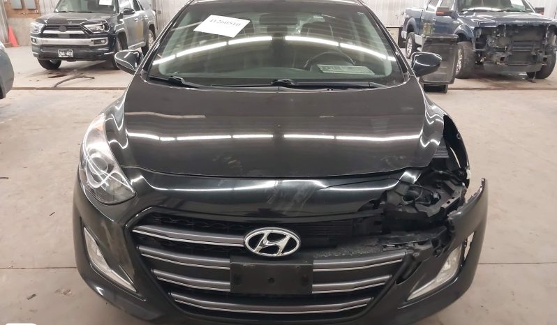 
								HYUNDAI ELANTRA GT full									
