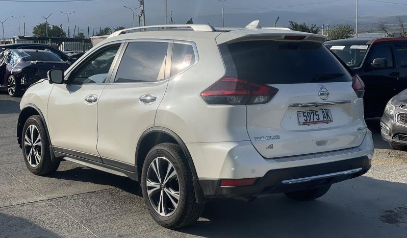 
								NISSAN ROUGE full									